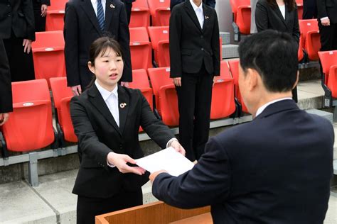 令和5年4月3日 聖地「花園」で新規採用職員の辞令交付式 東大阪市