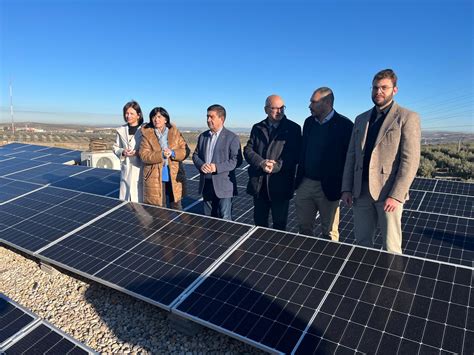 La Diputación instala placas solares en sus centros asistenciales para