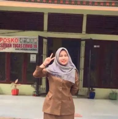 Kisah Viral Murid Menikahi Gurunya Sudah Sama Sama Jatuh Cinta Sejak