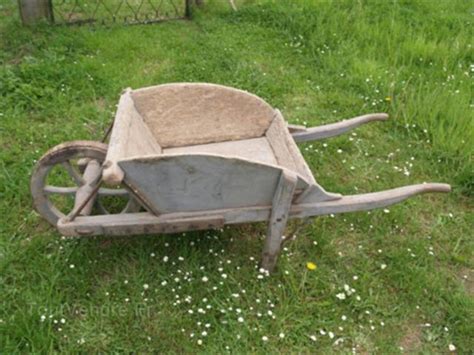 Authentique Brouette En Bois De Jardinier Les Damps Jardin Piscine