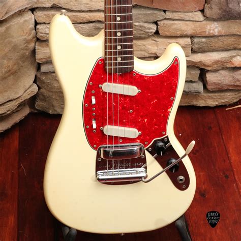 Fender Mustang 1965 Guitar For Sale Garys Classic Guitars