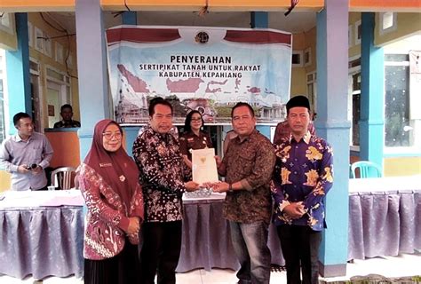 Sekda Kepahiang Dan Bpn Bagikan Sertifikat Gratis Program Ptsl