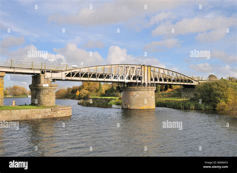 Gloucester sharpness canal hi-res stock photography and images - Alamy