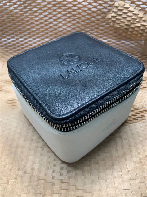 LALIQUE SIA FIRST CLASS AMENITIES POUCHES BOXES Women S Fashion