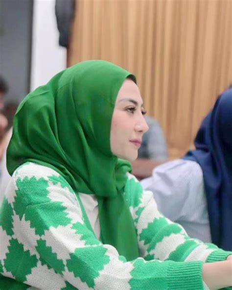 6 Potret Nina Agustin Dokter Cantik Yang Selalu Tampil Modis Okezone