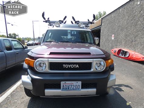 Toyota Fj Cruiser Base Rack And Kayak Rack Thule