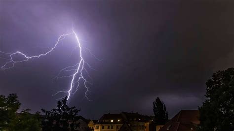 Gewitter und Starkregen über NRW DWD Warnung aktiv