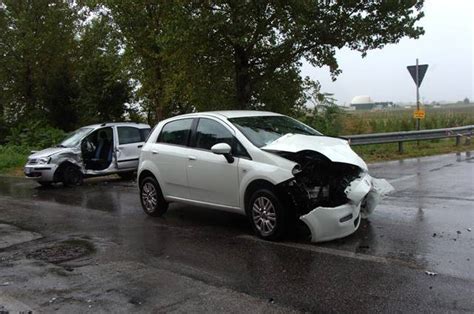 Scontro Fra Auto Tre Persone Ferite Nell Impatto Ravenna24ore It