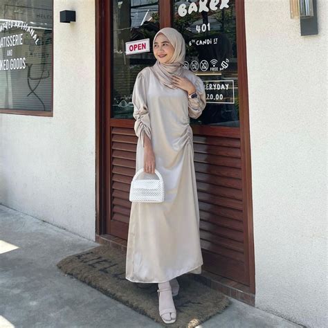 Ide Padu Padan Outfit Hijab Untuk Bukber Mudah Disontek