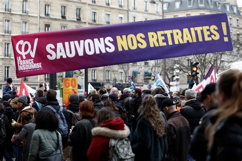 Dezenas De Milhares De Pessoas Protestam Em Paris Contra A Reforma No