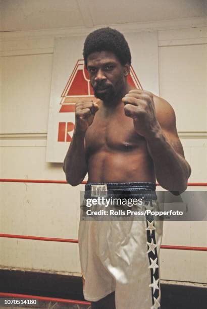 Ron Lyle Photos And Premium High Res Pictures Getty Images