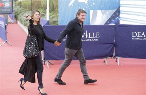 Photo Benjamin Castaldi Officialise Avec Sa Compagne Aurore Aleman