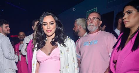 Bruna Biancardi Estava Elegante Vestido Rosa Claro Na Festa De