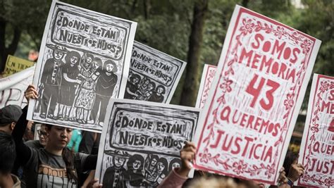 Dictan Auto De Formal De Prisión Contra 8 Militares Por El Caso Ayotzinapa En México Rt