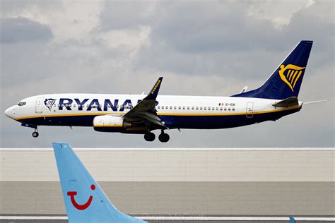 EI EBI B737 8AS Ryanair East Midlands Airport EMA EG Flickr