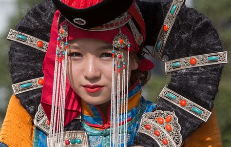 Mongolian People Features