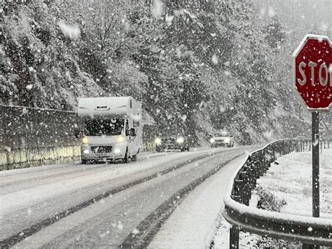 La Nevada Intensa Afecta Una Quarantena De Carreteres Al Pirineu R M