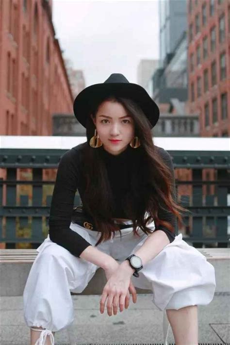 Bị quay lén nhan sắc hot girl ngực khủng Thuỷ Top ra sao