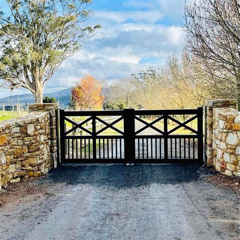 Rustic Charm: Ideas For Your Farm Entrance Gates