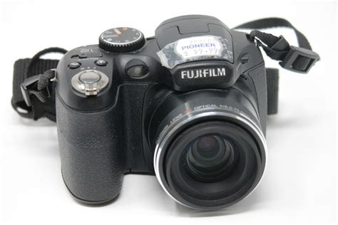 Fujifilm FinePix S1600 12 2 MP Digital Camera