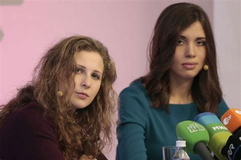 Une Pussy Riot Dit Toujours Vouloir Chasser Poutine Du Pouvoir