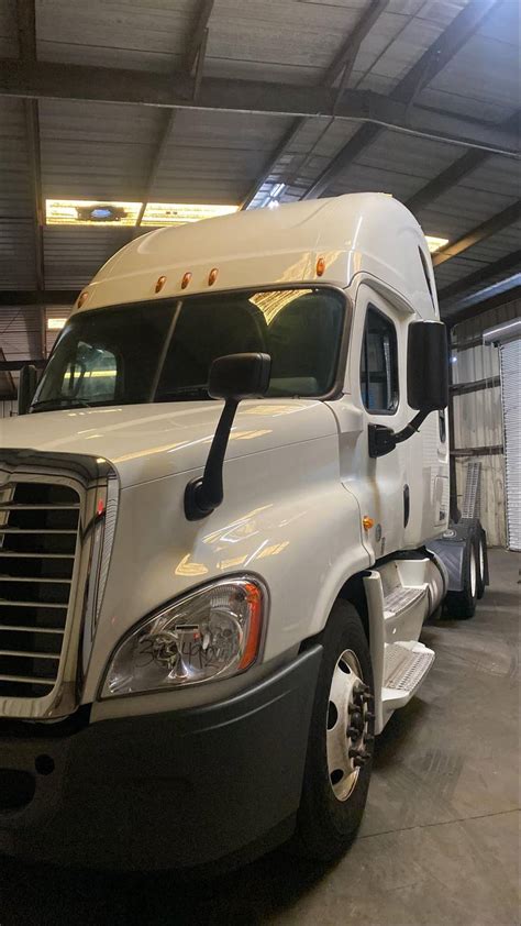 Freightliner Cascadia For Sale Sleeper