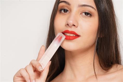 5 Tips Menggunakan Lip Tint Agar Bibir Sehat Dan Lembap