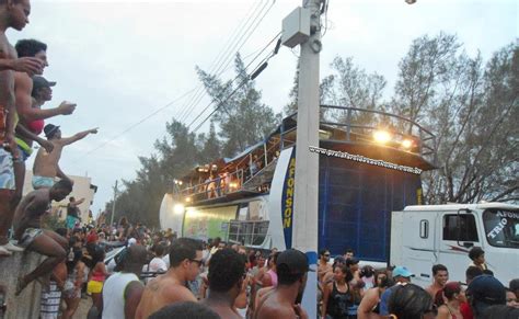 Encontro De Trios El Tricos Faz O Domingo Parecer Carnaval No Farol