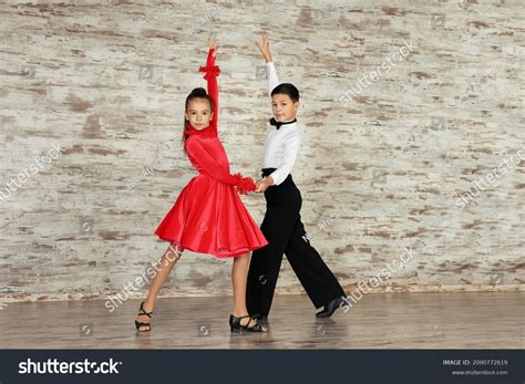 Tango Kids 994 Photos Et Images De Stock Shutterstock