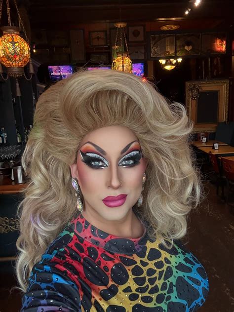 Shay Fox (@theshayfox) • Instagram photos and videos