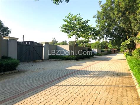 1 5 Acres Farm House For Sale In Sultanpur Farms Chattarpur South