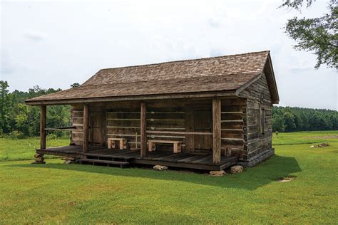 Restoring An 1830s Log Cabin