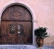 La Maison De La Truffe Et Du Vin Du Luberon Place De L