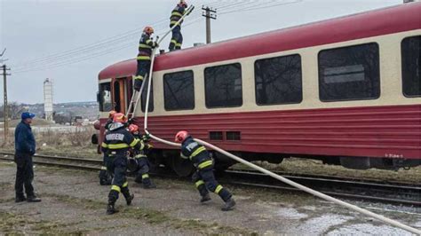 Incendiu la un tren care circula pe ruta Iaşi Hârlău Pasagerii s au