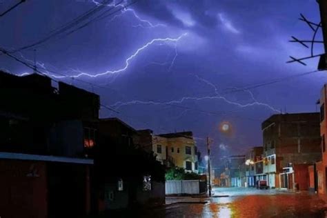 Chiclayo Truenos Rel Mpagos Y Fuertes Lluvias Atemorizan A Ciudadanos