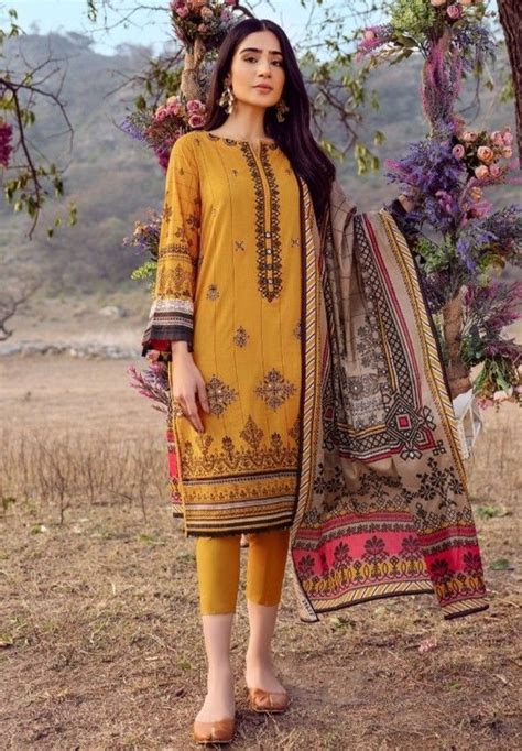 Pin By Maria Shahzadi On Dress In Designer Suits Fabric Stores