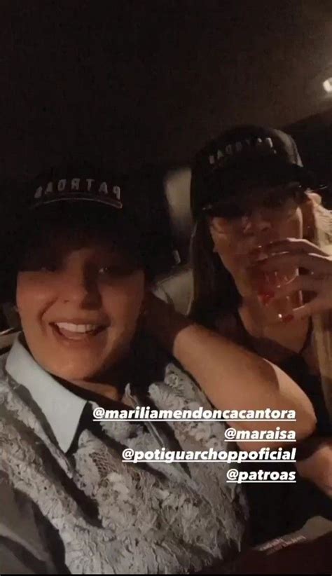 Pin De Karla Cabral Em C Es Maiara E Maraisa Mar Lia Mendonca Mendon A