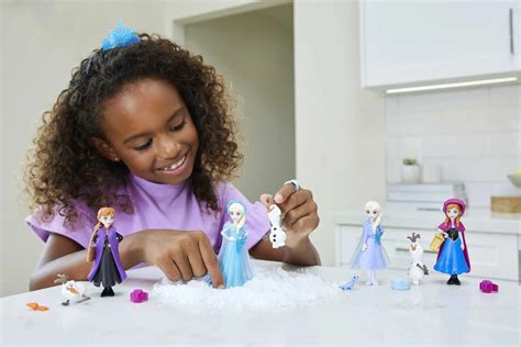 Mattel Disney Frozen Bambola Con Neve Finta Per Bambini Da 3 Anni HMB83