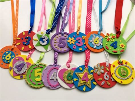 Medallas cumples Medallas para niños Manualidades infantiles