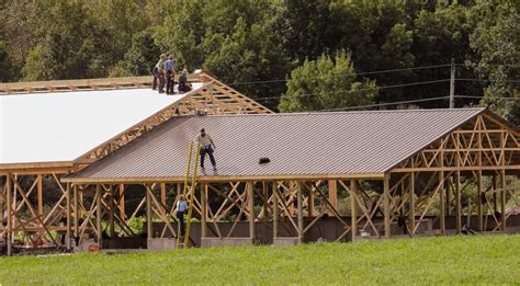 AMISH BUILDERS - Yoder Barns