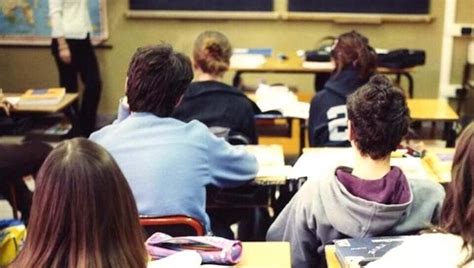 Scuola In Italia Record Di Giorni Passati In Classe Ma Il Rendimento