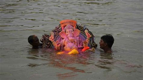 Ganesh Visarjan 2022 ભક્તોએ દુંદાળા દેવને વિદાય આપી પર્યાવરણના જતન