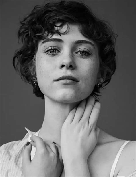 Sophia Lillis Bikini Pictures Hot Sexy Livinlavidalowcarb