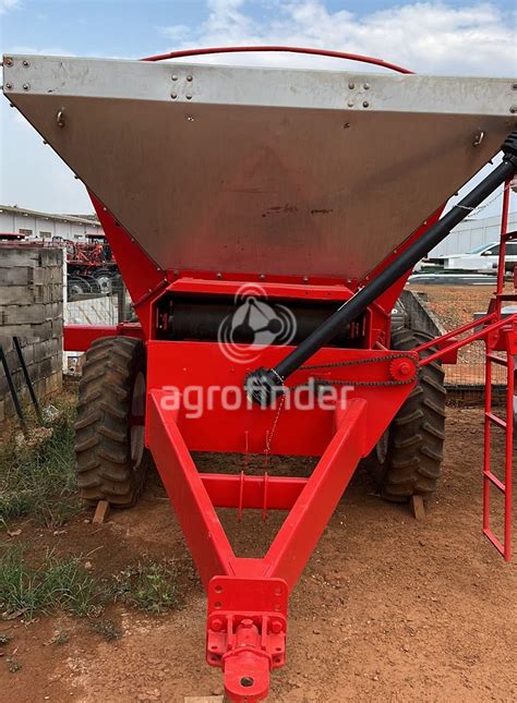 Distribuidor de Fertilizantes Sólidos Jan Lancer Maximus 12000 ano 2013