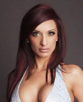 Modelings Amrit Dhaliwal India S First International Bikini Fitness Babe