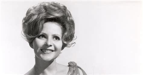 Brenda Lee S Rockin Around The Christmas Tree Tops Billboard Hot 100 Chart For First Time