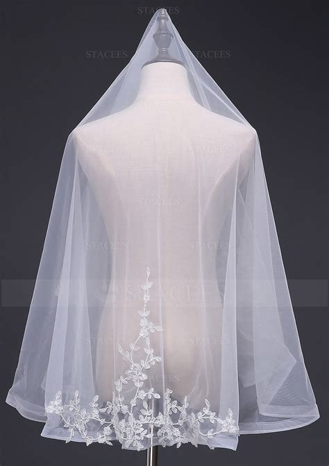 Tulle One Tier Fingertip Bridal Veils With Applique S1090136