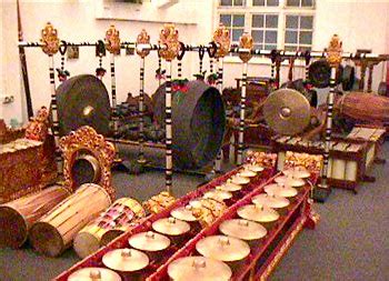 musik: ALAT MUSIK GAMELAN