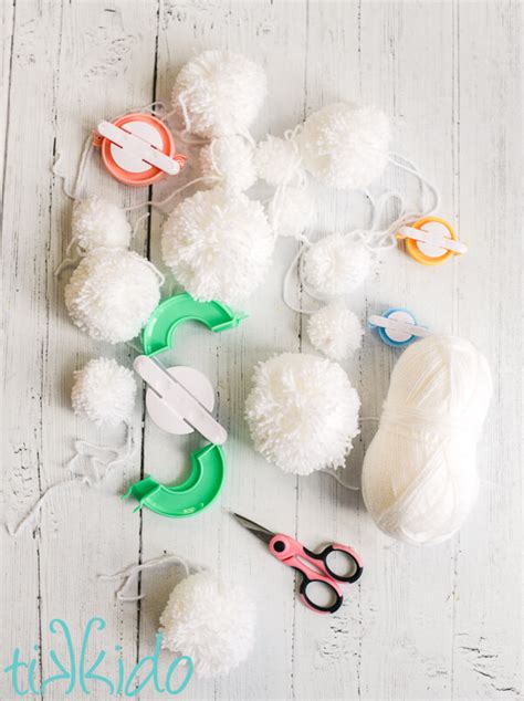 How To Make A Pom Pom Garland