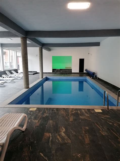 Cabana Cu Piscina Interioara I Jacuzzi Cu Hidromasaj Turda Olx Ro